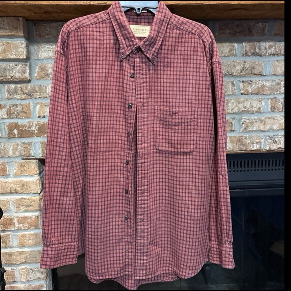 Van Heusen Other - Men’s long sleeve Van Heusen button down shirt